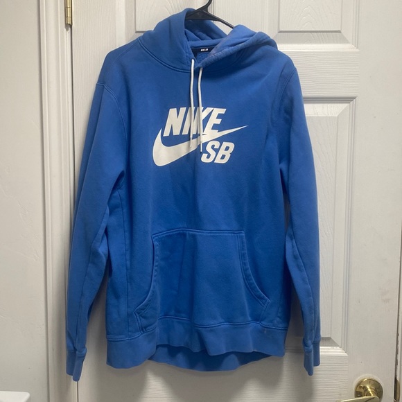 Nike SB sweatshirt. Size extra large. Just has a little bleach stain - Picture 1 of 6